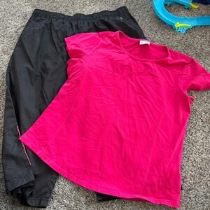 2 Piece SET Danskin Now Black & Pink Active Wear Shirt Wind Suit Capris Size XL